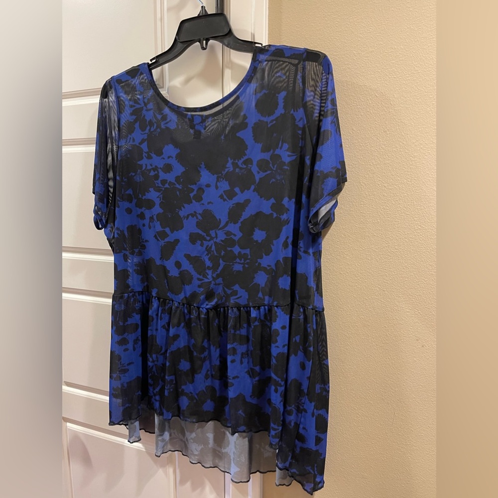 Worthington Woman Blue and Black floral print top, 1x